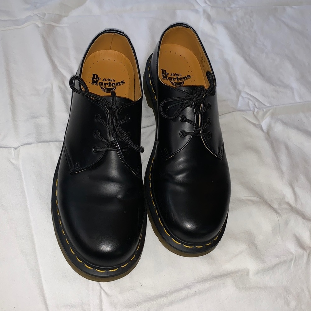 Original Dr. Martens size 10, unisex, barely worn.